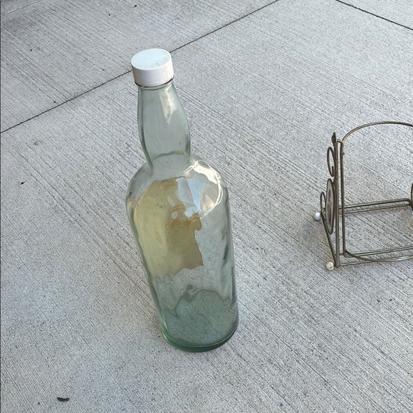 White Label Fine Scotch Whisky Bottle and Stand - Picture 6 of 11